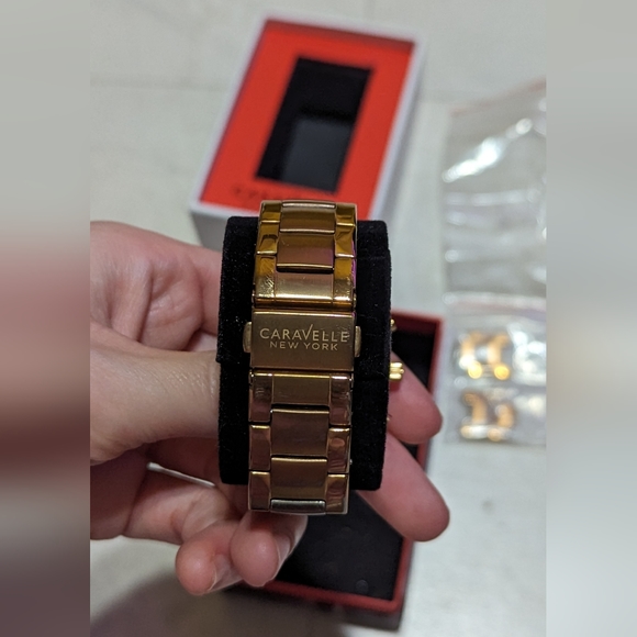 Caravelle / Bulova Rose gold woman's watch. - Picture 3 of 6